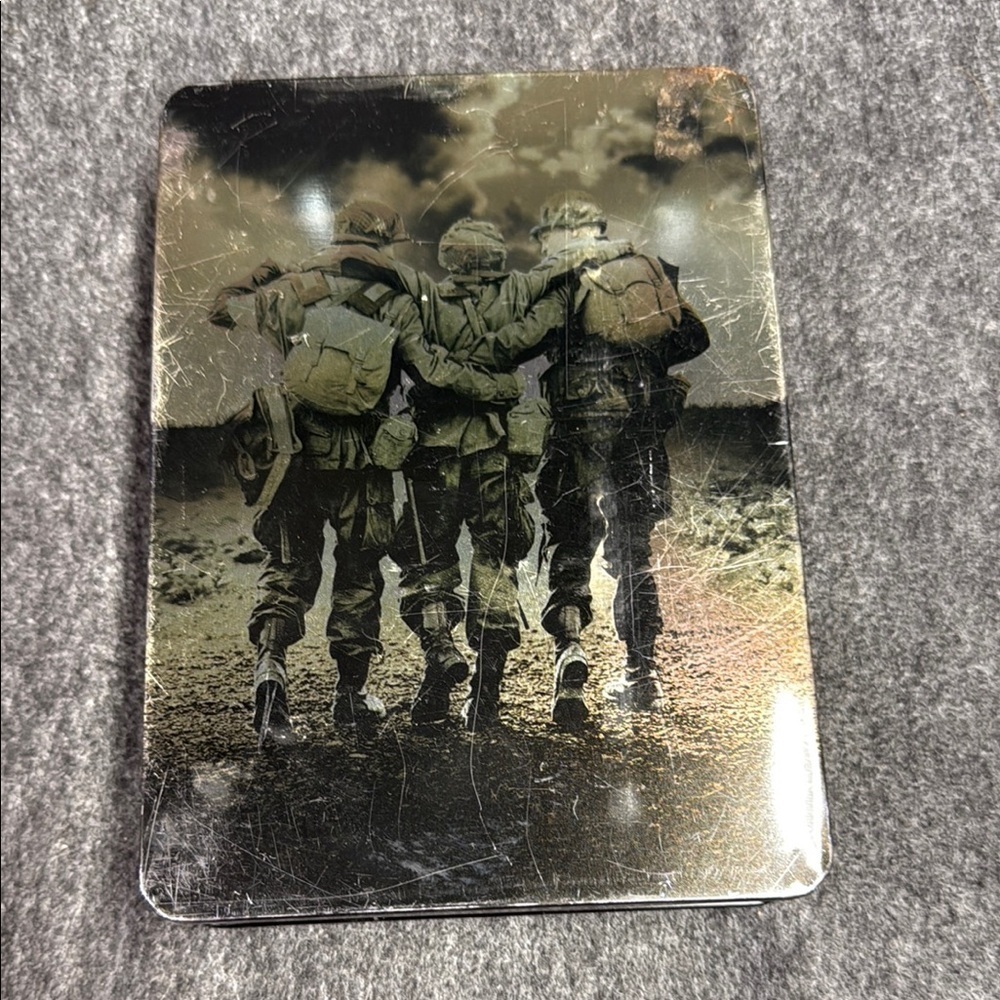 Band of Brothers DVD’s Camaraderie Themed Metal Tin Box - Picture 2 of 12